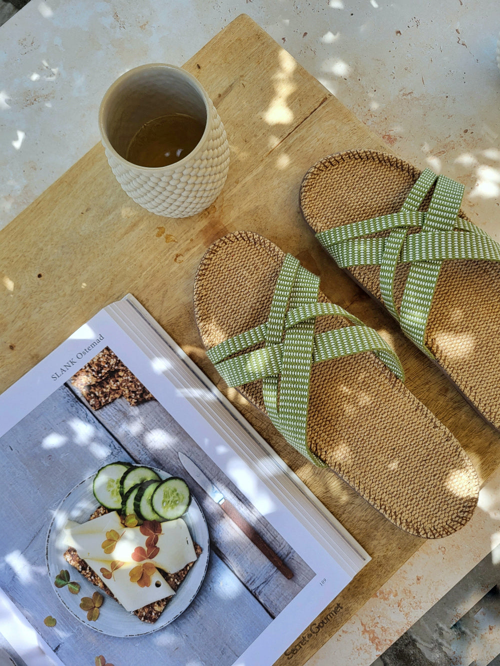 Cup porcelaine beige mat Louise Heisel – vue produit – Øje Society