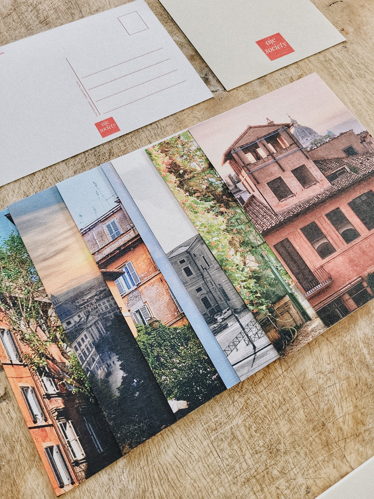 SIGNATURE POSTCARD BOX | ROME